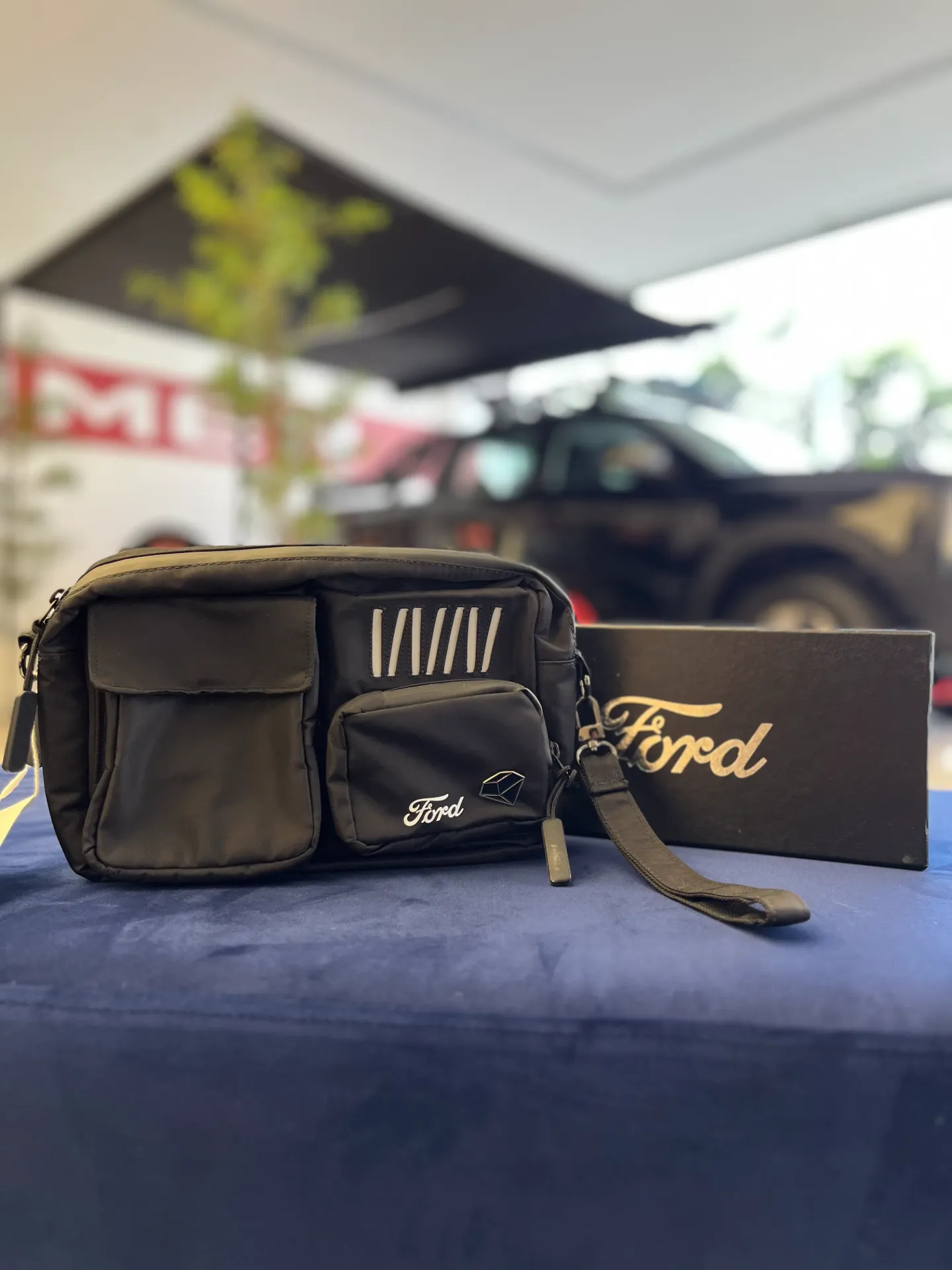 FORD POUCH